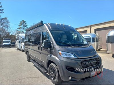 2025 Airstream Rangeline - Photo 1
