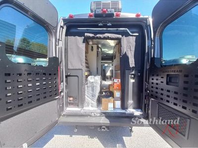 2025 Airstream Rangeline - Photo 7