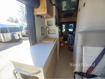 2025 Airstream Rangeline - Photo 12