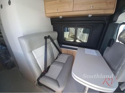 2025 Airstream Rangeline - Photo 11