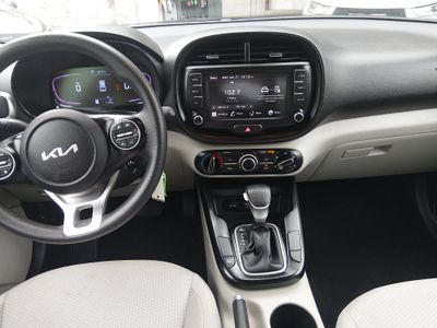 2023 Kia Soul - Photo 14