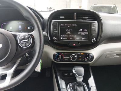 2023 Kia Soul - Photo 17