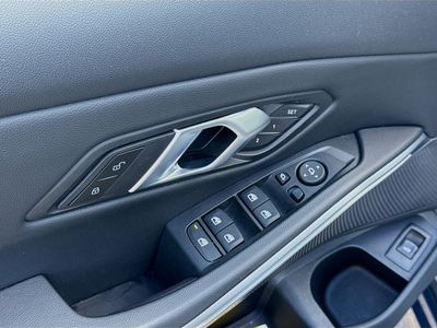 2025 BMW 3 Series - Photo 23