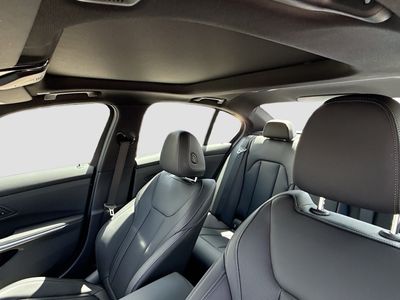 2025 BMW 3 Series - Photo 27