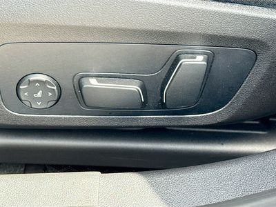 2025 BMW 3 Series - Photo 25