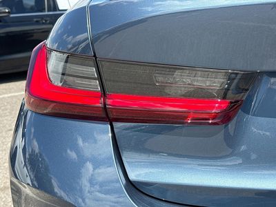 2025 BMW 3 Series - Photo 10
