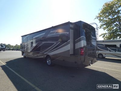 2023 Thor Motor Coach Challenger - Photo 4