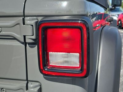 2021 Jeep Wrangler - Photo 8