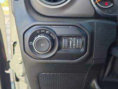 2021 Jeep Wrangler - Photo 21