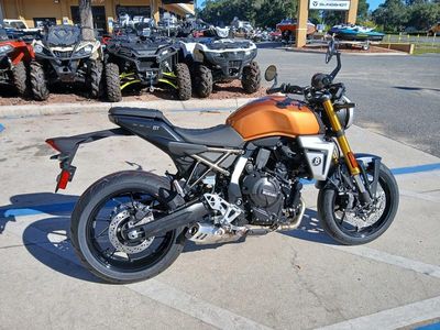 2026 Suzuki GSX-8T - Photo 8