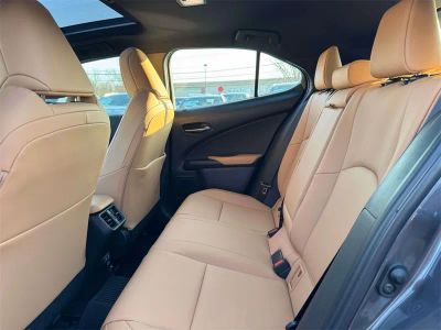 2023 Lexus UX - Photo 33
