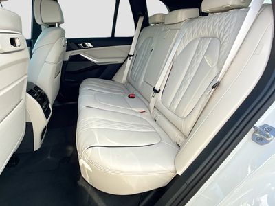 2026 BMW X5 — photo 21 view