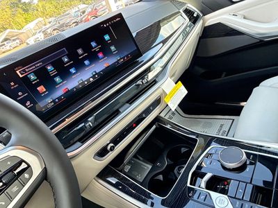 2026 BMW X5 — photo 28 view