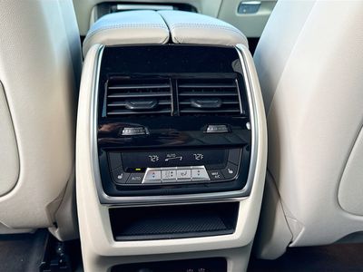 2026 BMW X5 — photo 20 view