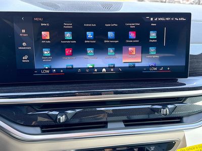2026 BMW X5 — photo 30 view