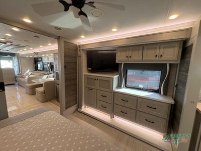2026 Tiffin Motorhomes Phaeton — photo 36 view