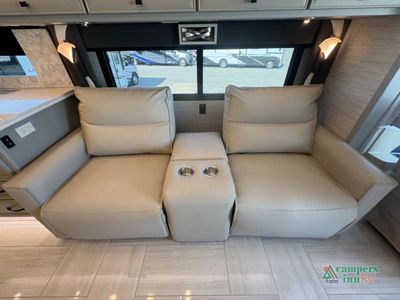 2026 Tiffin Motorhomes Phaeton — photo 11 view