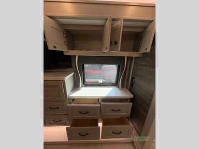 2026 Tiffin Motorhomes Phaeton — photo 39 view