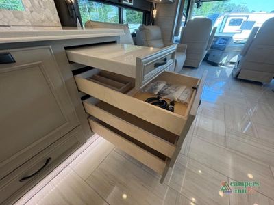 2026 Tiffin Motorhomes Phaeton — photo 19 view