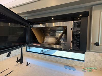 2026 Tiffin Motorhomes Phaeton — photo 16 view