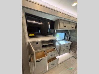 2026 Tiffin Motorhomes Phaeton — photo 38 view