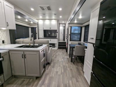 2025 Jayco Seismic - Photo 10