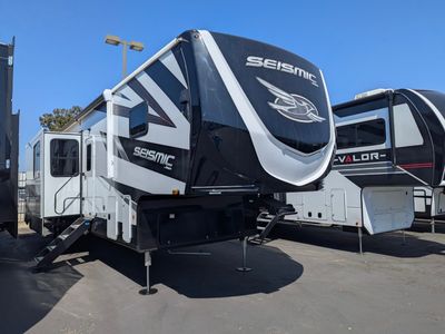 2025 Jayco Seismic - Photo 43