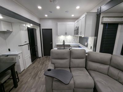 2025 Jayco Seismic - Photo 18