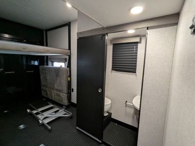 2025 Jayco Seismic - Photo 36