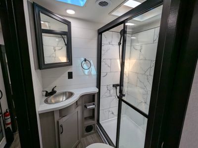 2025 Jayco Seismic - Photo 21