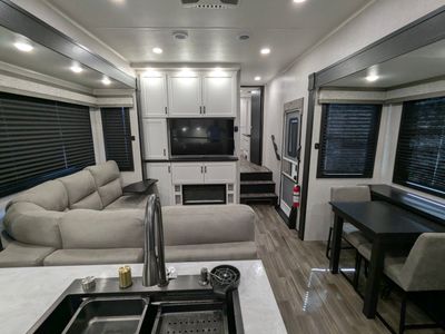 2025 Jayco Seismic - Photo 25