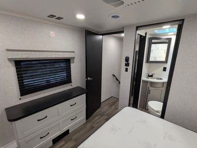 2025 Jayco Seismic - Photo 38