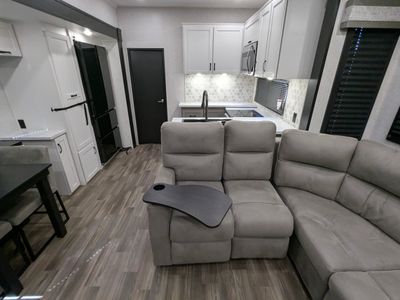 2025 Jayco Seismic - Photo 35