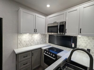 2025 Jayco Seismic - Photo 34