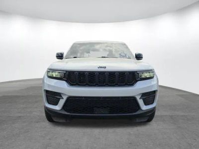 2023 Jeep Grand Cherokee - Photo 2