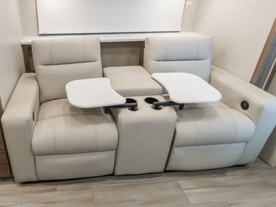 2026 Thor Motor Coach Tiburon - Photo 9