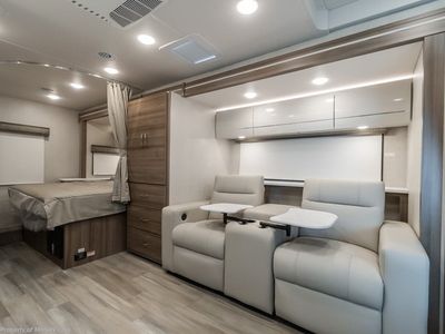 2026 Thor Motor Coach Tiburon - Photo 8