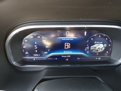 2023 Chevrolet Suburban - Photo 14