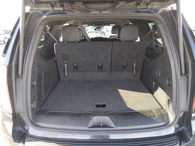 2023 Chevrolet Suburban - Photo 11
