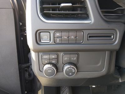 2023 Chevrolet Suburban - Photo 13