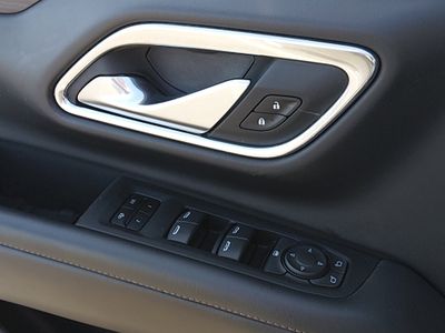 2023 Chevrolet Suburban - Photo 19