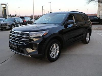 2026 Ford Explorer Active in Black Metallic — front three-quarter view