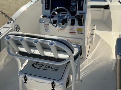 2026 Robalo 180 CC - Photo 14