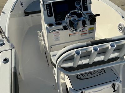 2026 Robalo 180 CC - Photo 16