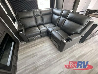 2025 Keystone RV Fuzion - Photo 28