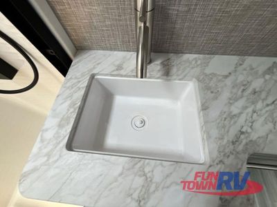 2025 Keystone RV Fuzion - Photo 35