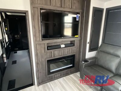 2025 Keystone RV Fuzion - Photo 30