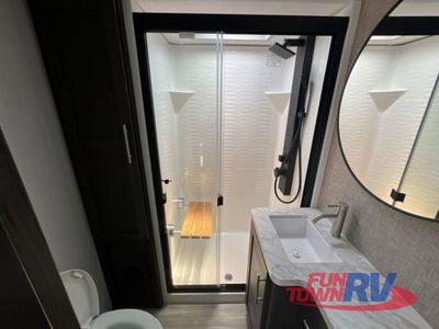 2025 Keystone RV Fuzion - Photo 37