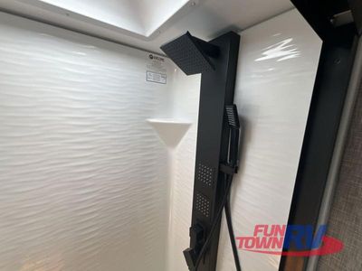 2025 Keystone RV Fuzion - Photo 38