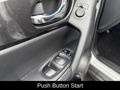 2018 Nissan Rogue SV - Photo 16